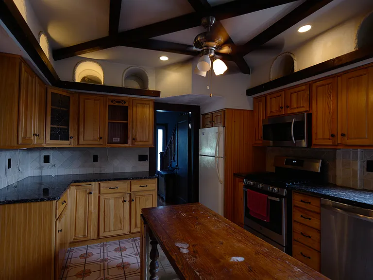 58 Davis St — Photo 4