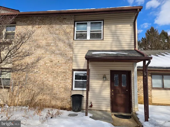 333 Greenland Dr, Lancaster, PA 17602