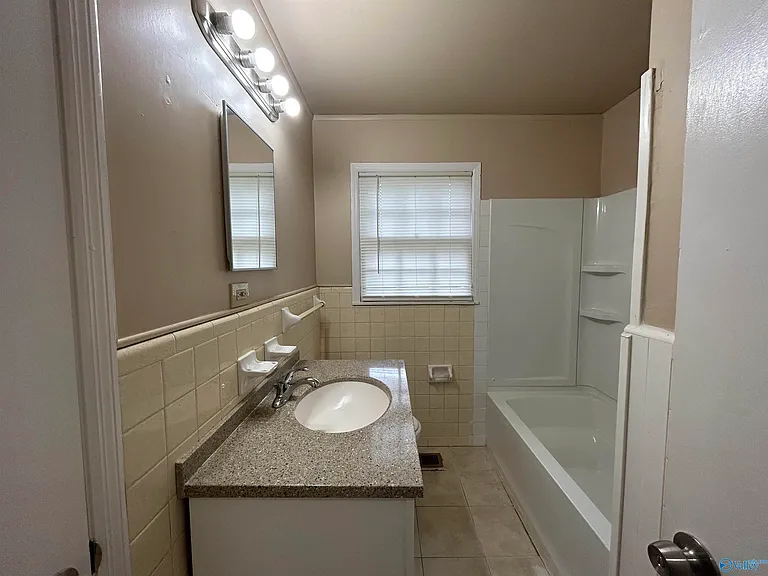 2408 Springhill Rd NW — Photo 18