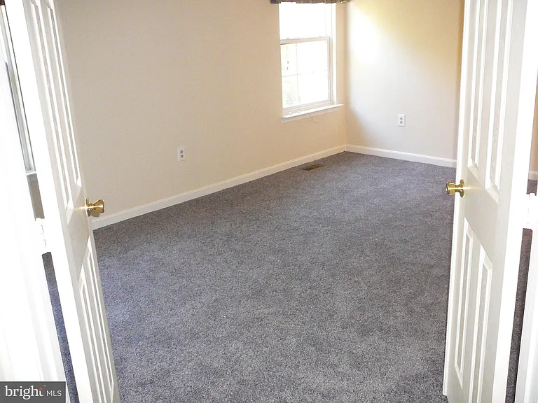 406 Park Cove Dr — Photo 11