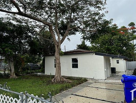 5th image of 3474 NW 11th St