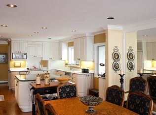 904 N Riverside Ave, Saint Clair, MI 48079