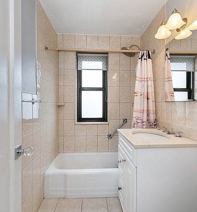 5th image of 266 E Broadway APT B1004