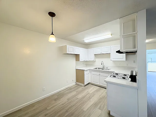Building Photo - 3963 Melrose Ave #4