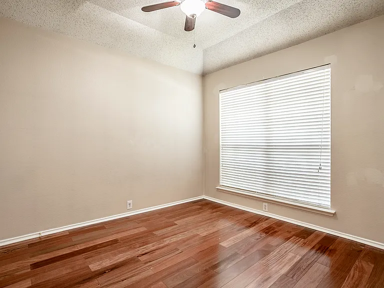 206 Meredith Ct — Photo 12