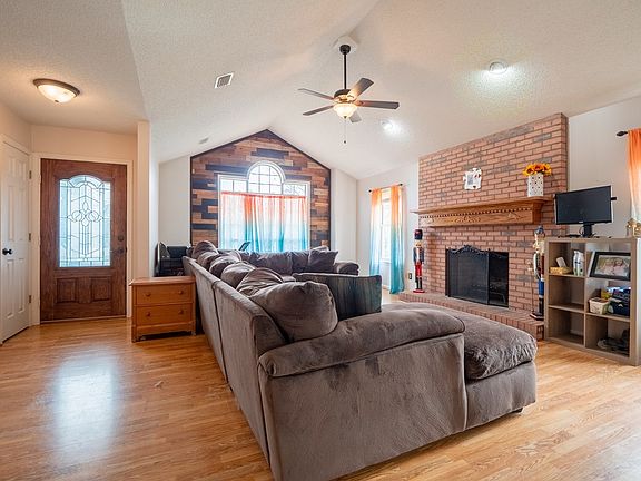 4th image of 200 Camellia Dr