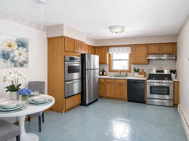 Eat-In Kitchen