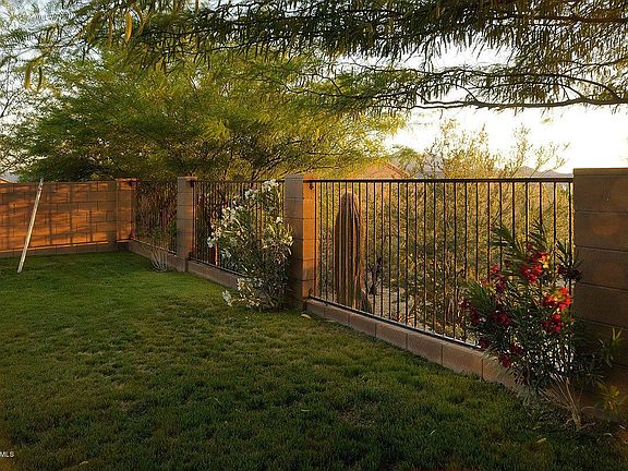3rd image of 7937 N Jewelflower Dr