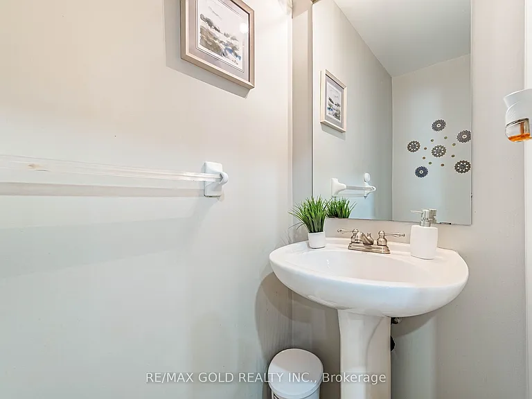 7 Roadmaster Ln — Photo 17