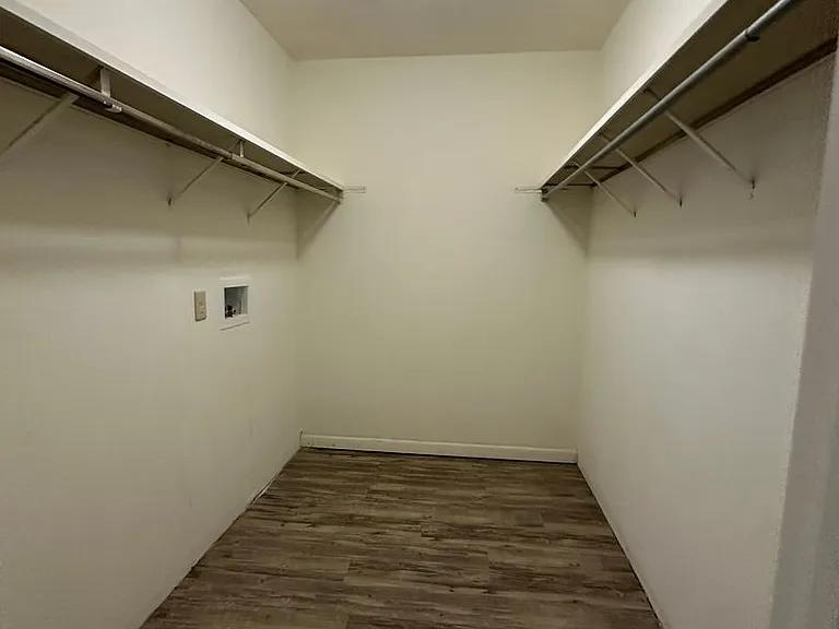 University Park Apartments near Cornell University — Photo 177