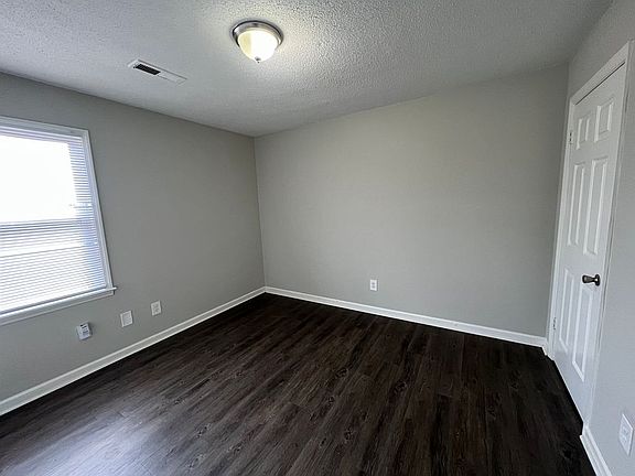 4th image of 4421 Torrance Dr NW #E
