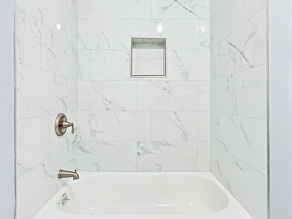 5th image of 2719 W Evergreen Ave #2