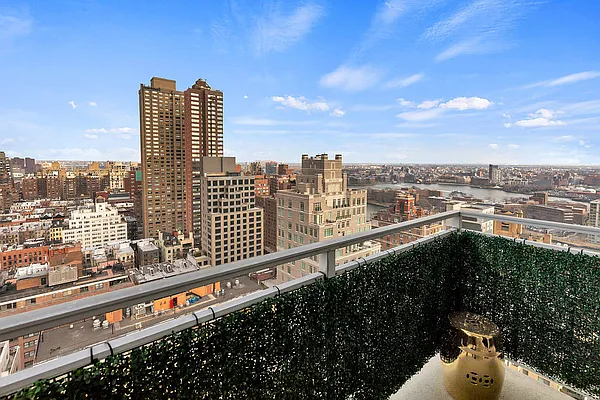 Sold by Keller Williams NYC | media 15