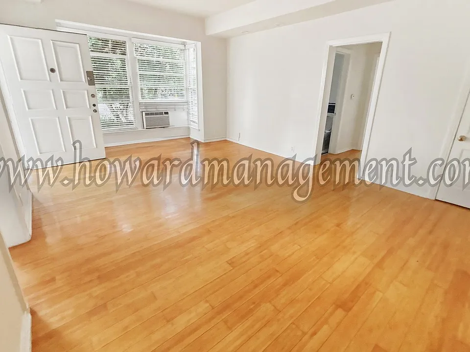 590 Rossmore