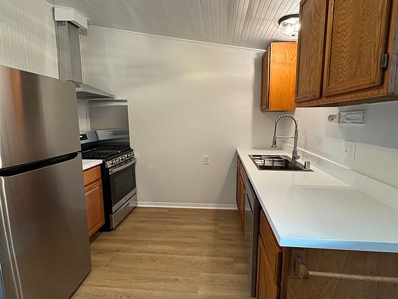 4th image of 338 Garretson Ave #2