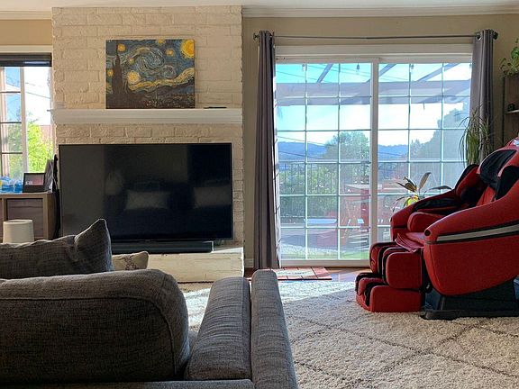4th image of 16044 Las Vecinas Dr