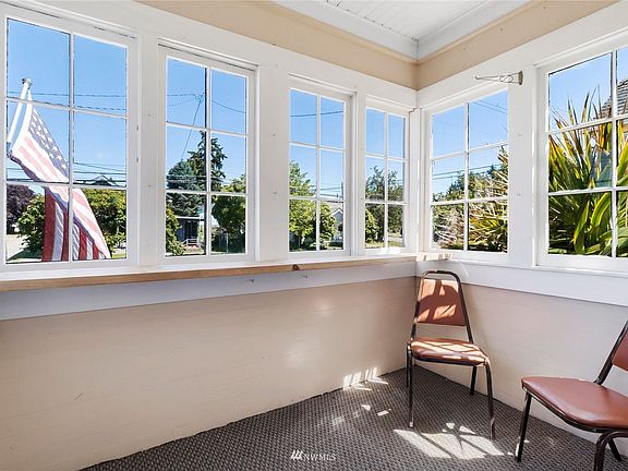 Nice enclosed porch