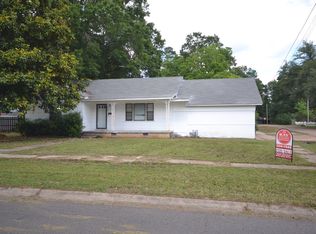 900 Olive St, Magnolia, AR 71753