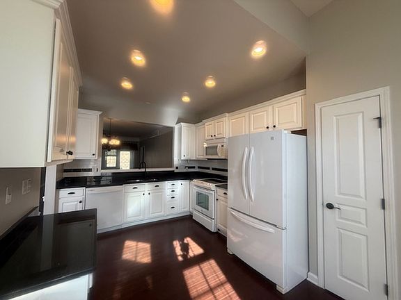 3rd image of 316 Arvada Dr