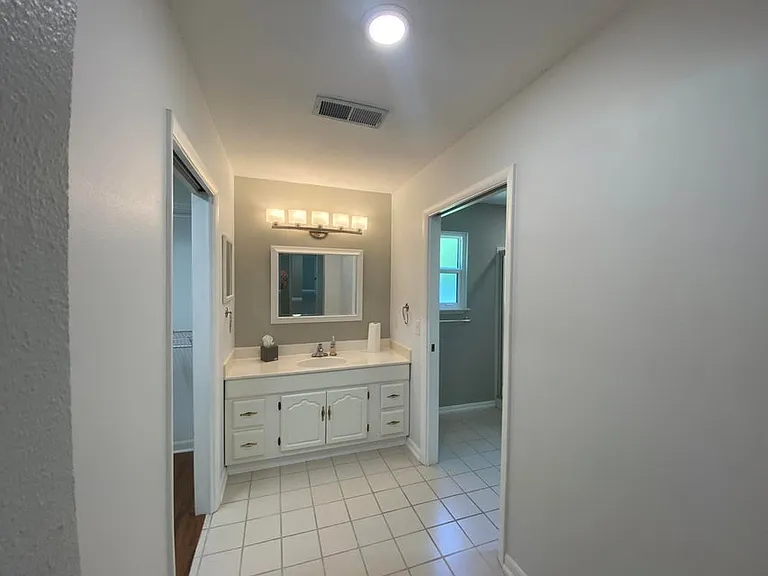 400 Argyle Ct — Photo 26