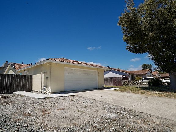 2nd image of 4315 Chippendale Dr
