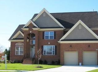 1300 Kemp Bridge Dr, Chesapeake, VA 23320