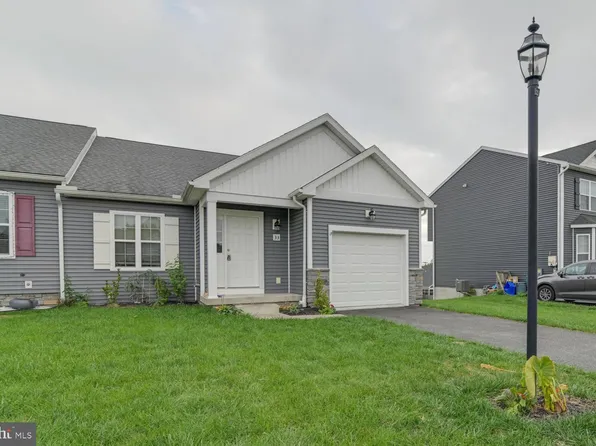 33 Star Dr, Hanover, PA 17331