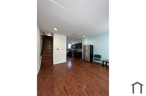 2237 N Sydenham St Photo 1