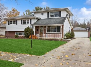 (Undisclosed Address), Downers Grove, IL 60516