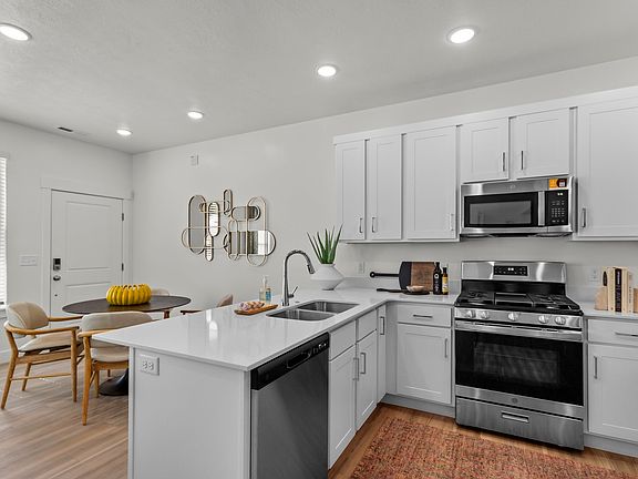 7th image of this home