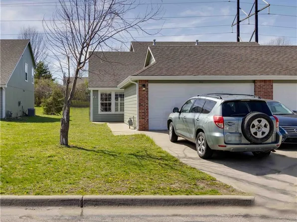 509 N John Doy Ct, Lawrence, KS 66049