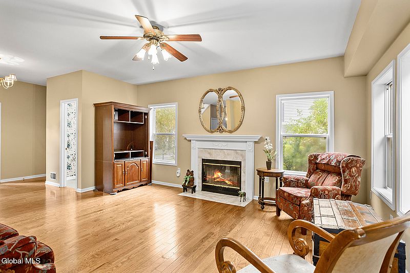 5th image of 16 Santee Drive