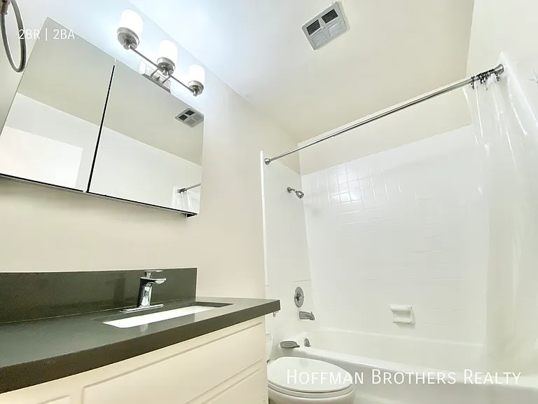 1808 N Harvard Blvd #10 — Photo 9