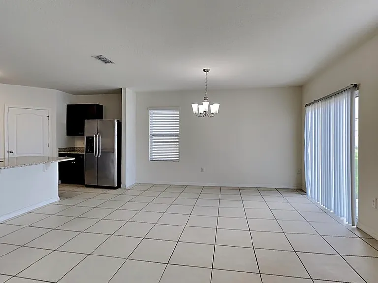 320 Aberdeen Dr — Photo 4