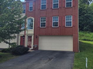 128 Broadstone Dr, Mars, PA 16046