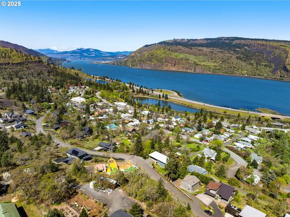 704 3rd Ave, Mosier, OR 97040