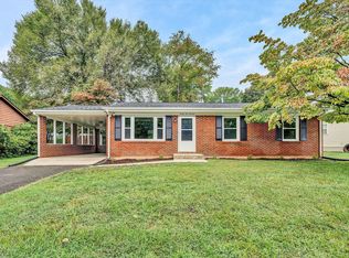 2914 Dover Dr, Roanoke, VA 24018