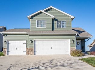 8516 Aldridge Dr SW, Cedar Rapids, IA 52404