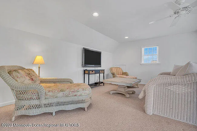 63 Fort Ave — Photo 35