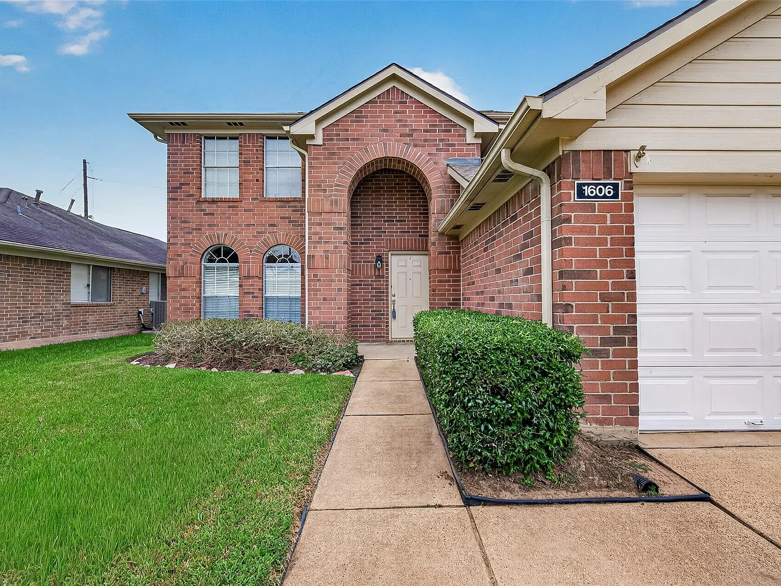 3 bed, 2.5 bath, 2020 sqft, $2,000 — Photo 4