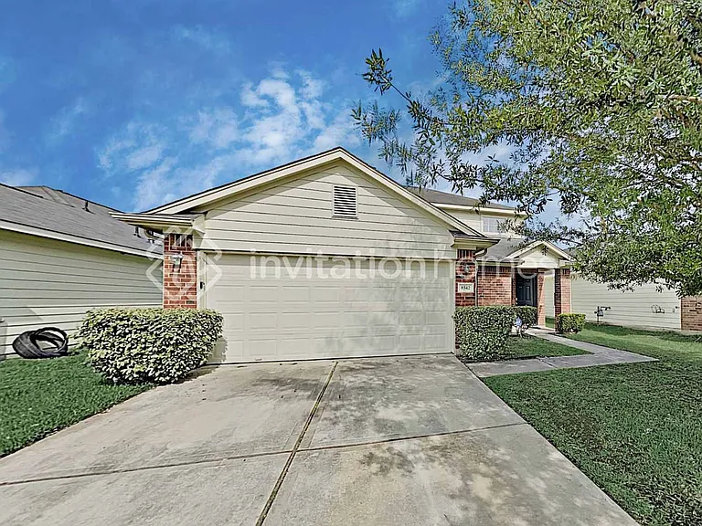 8542 Doskocil Dr — Photo 1