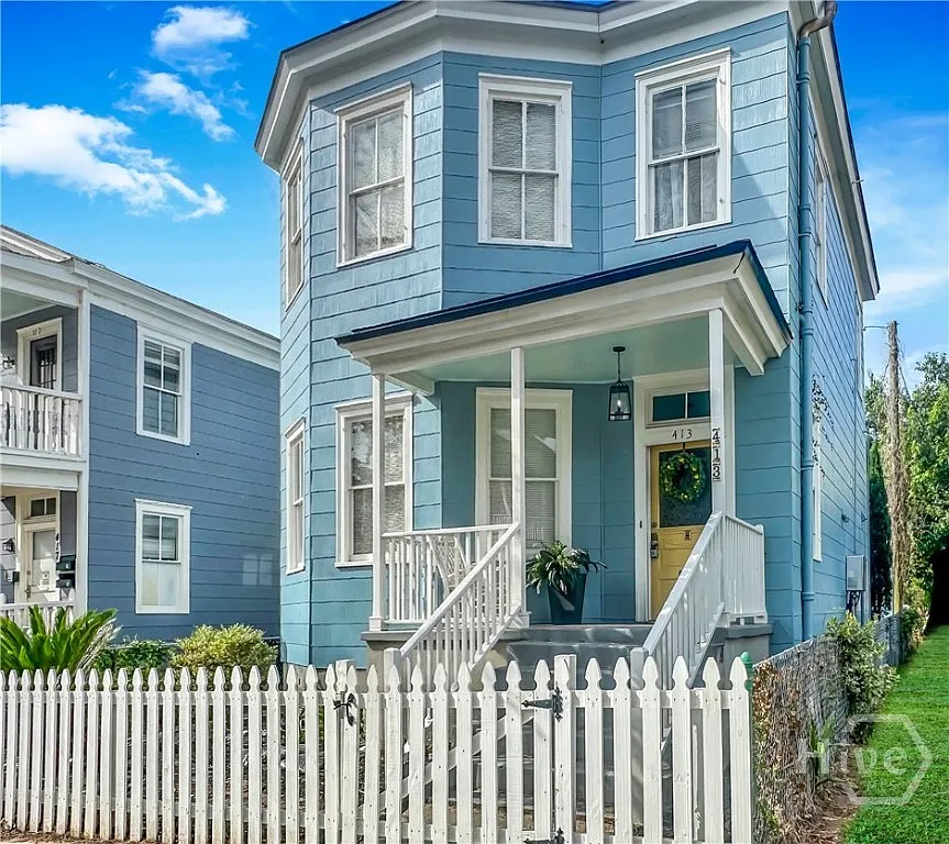 3 bed, 2.0 bath, 2726 sqft, $2,600 — Photo 1