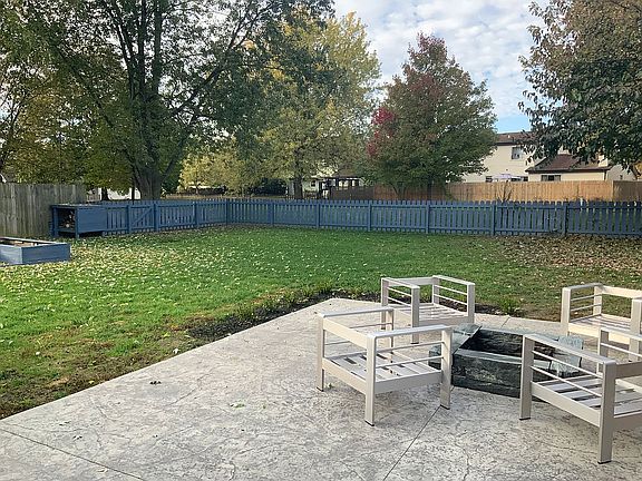 3rd image of 3726 Pebblewood Pl