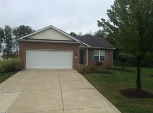 1634 Presidents Sq, Louisville, OH 44641