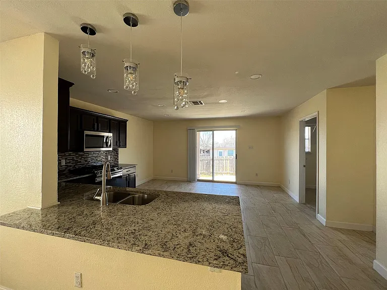 116 Remington Dr — Photo 4