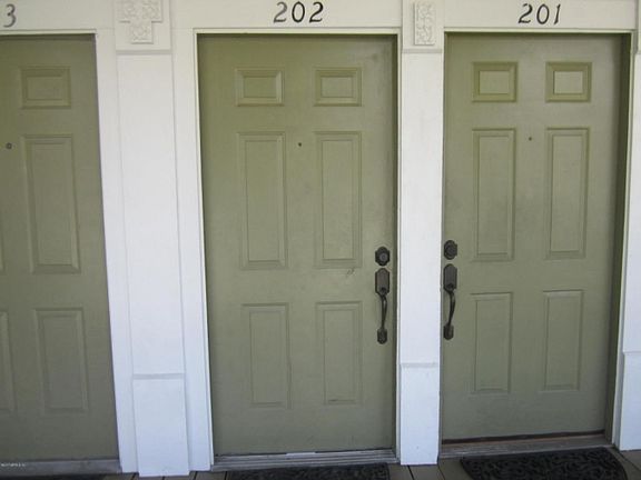 2nd image of 1409 N Market St APT 202