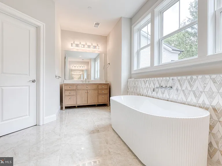 610 Echo Cove Dr — Photo 31