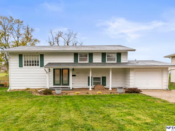 9103 Meadow Dr, Omaha, NE 68114