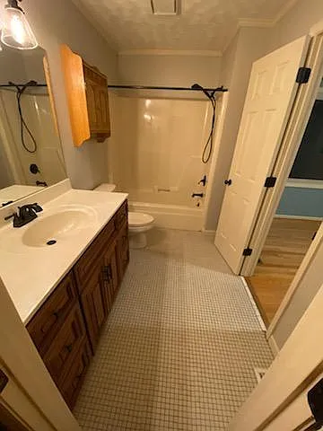 1045 Morningside Dr — Photo 12