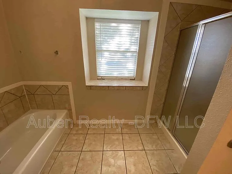 300 E Main St — Photo 19
